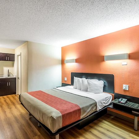 Motel 6 นิวบรันสวิก ภายนอก รูปภาพ