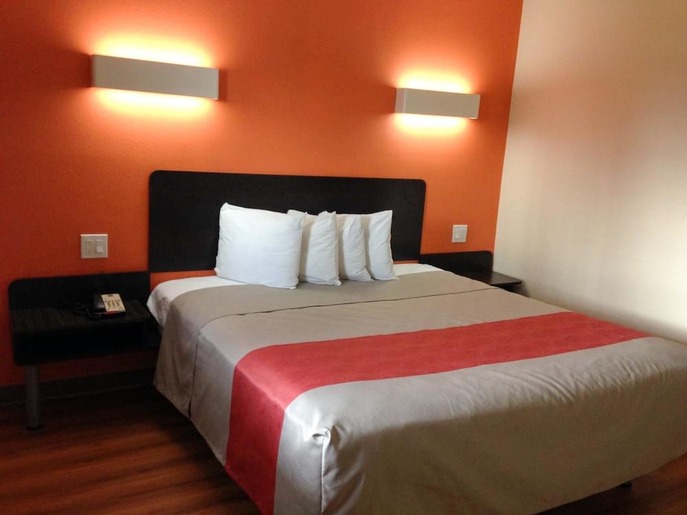 Motel 6 นิวบรันสวิก ภายนอก รูปภาพ