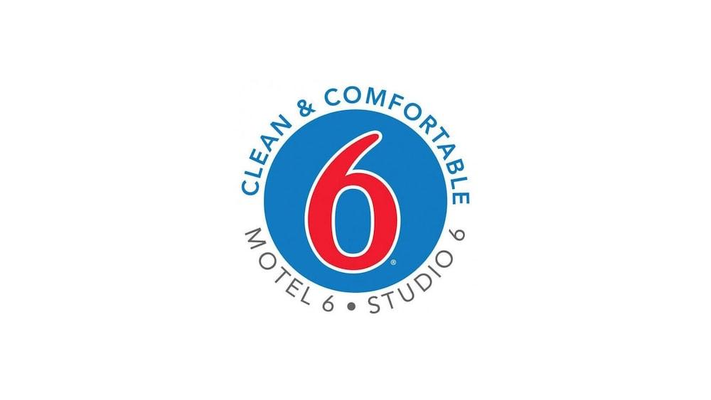 Motel 6 นิวบรันสวิก ภายนอก รูปภาพ