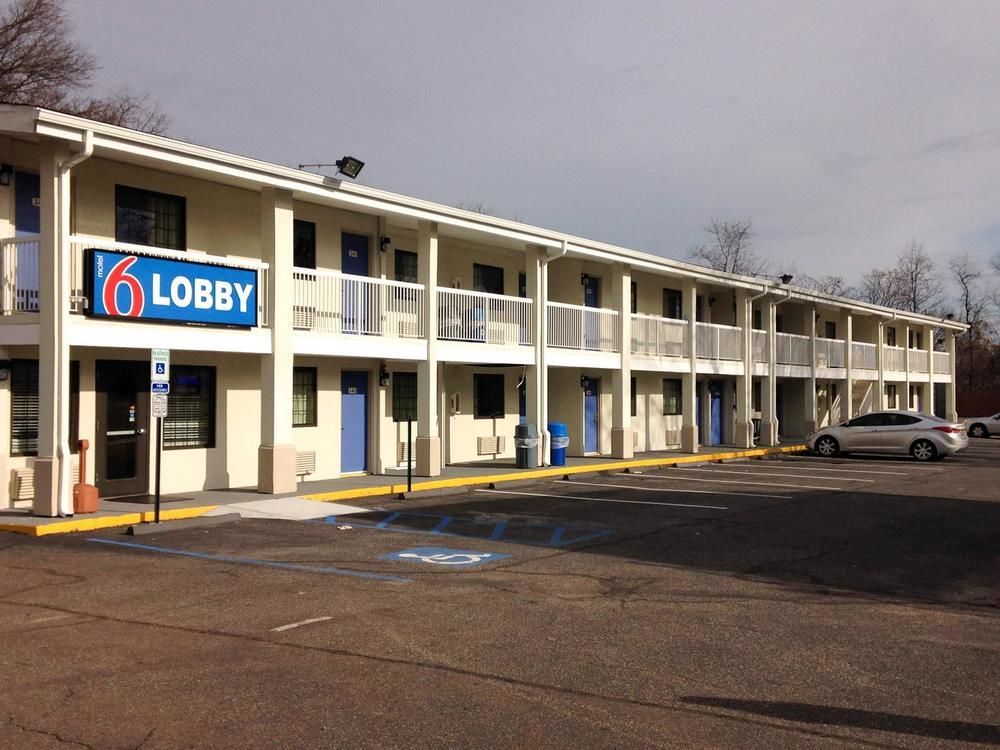 Motel 6 นิวบรันสวิก ภายนอก รูปภาพ